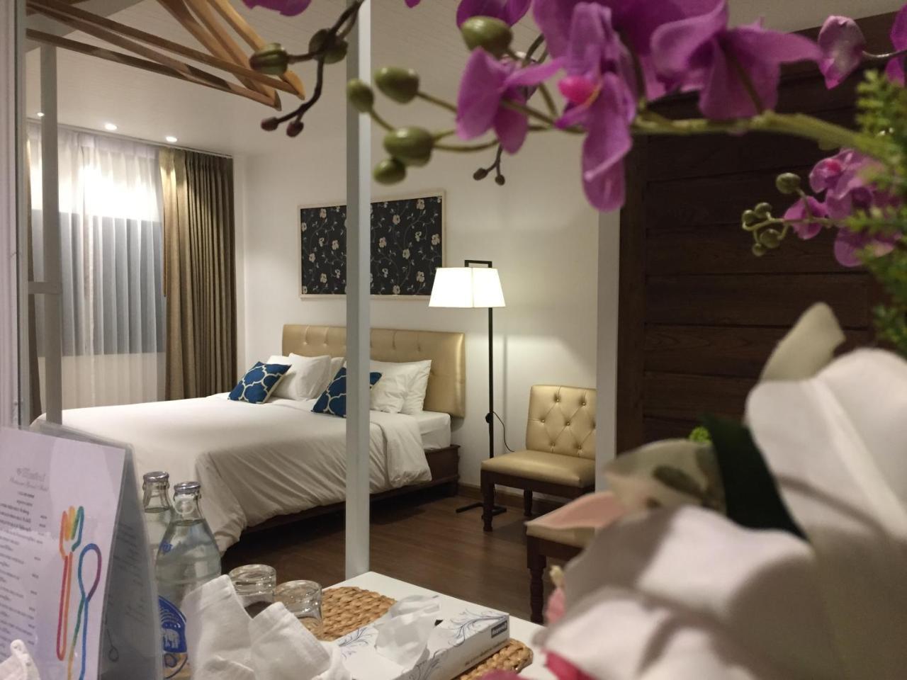 Phetcharat Grand Hotel Maesot Mae Sot Eksteriør billede